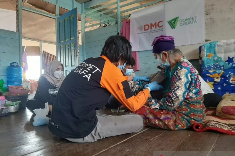 Dompet Dhuafa Berikan Layanan Medis dan Distribusikan Logistik di Lokasi Banjir Kalsel