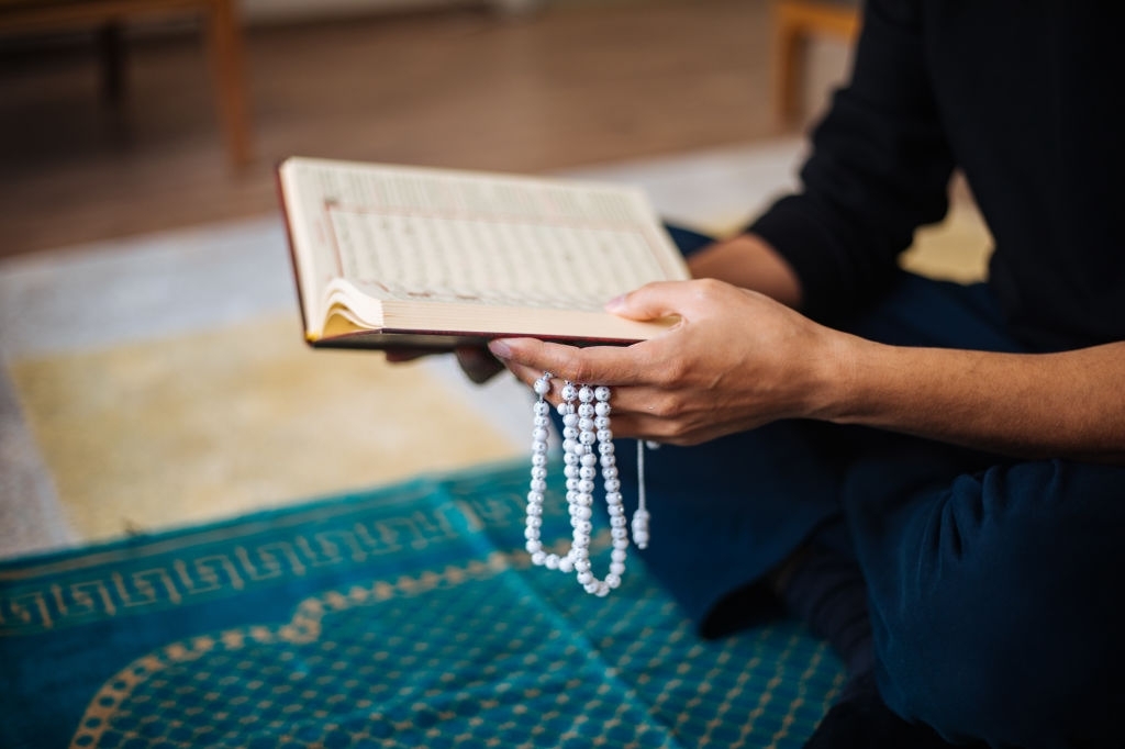 如何在古蘭經中閱讀和定位 Nun Wiqoyah