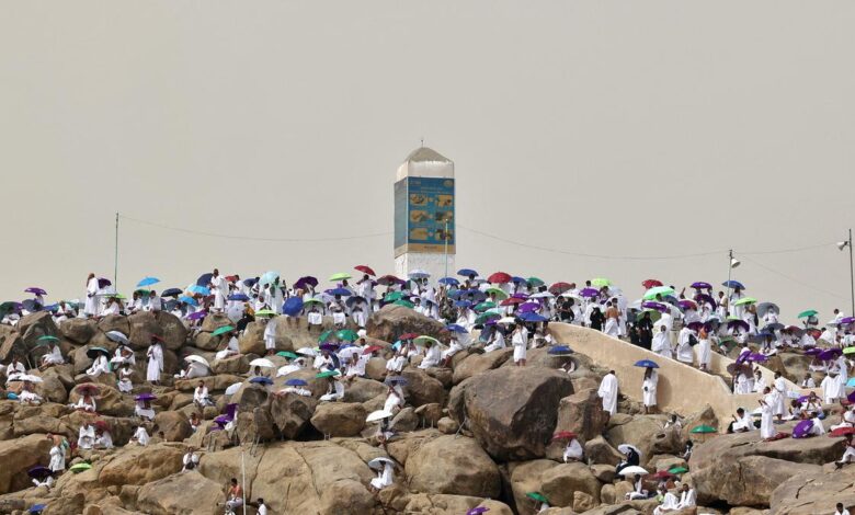 Wukuf di Arafah merupakan rukun utama ibadah haji.