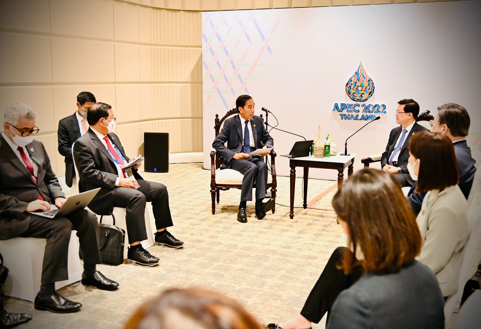 Chief Executive John Lee met with President Jokowi in Thailand, during the APEC 2022 event.