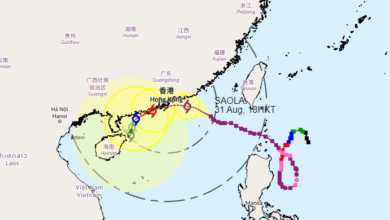Badai super Saola semakin mendekat Hong Kong.