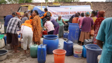 Helping Drought Communities, DDHK Distributes Clean Water in Grobogan and Blora