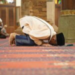 Sholat tidak boleh ditinggalkan