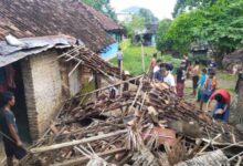 Des dizaines de milliers de personnes déplacées et des milliers de maisons endommagées par le tremblement de terre de Bawean et les inondations de Demak-Kudus.
