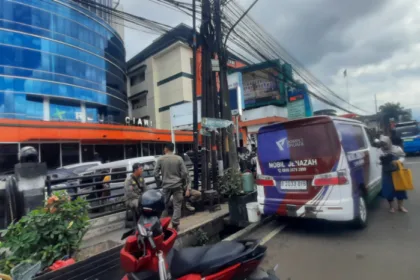Ambulans Barzah Dompet Dhuafa Respons Cepat Kecelakaan Maut Gerbang Tol Ciawi 2