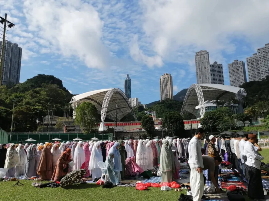 Duet Dai DD dan NU Hong Kong Imam dan Khatib Sholat Idul Adha di Causeway Bay