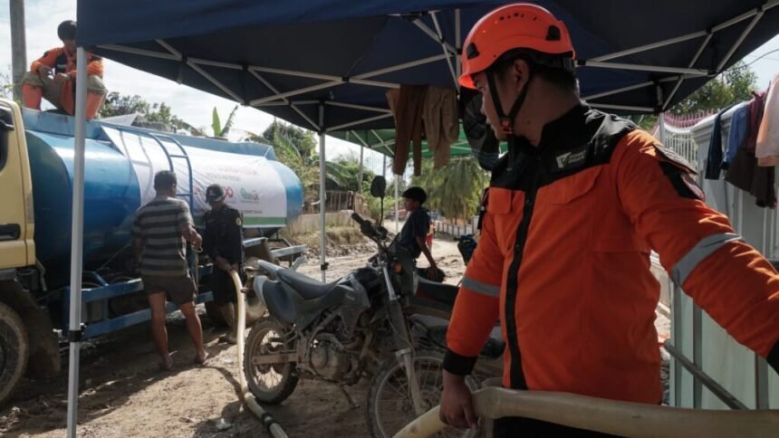 DMC Dompet Dhuafa Salurkan Bantuan Air Bersih untuk Penyintas Banjir Aceh Tamiang