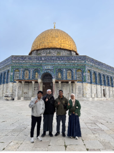 General Manager Marcom yang juga menjadi anggota tim kemanusiaan Dompet Dhuafa ke Al Aqsa, Suci Nuzleni Qadarsih