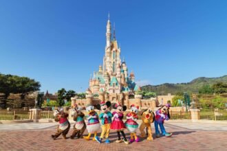 Yayasan Li Ka Shing dan Hong Kong Disneyland Bagikan 5.000 Tiket Gratis untuk PRT Hong Kong