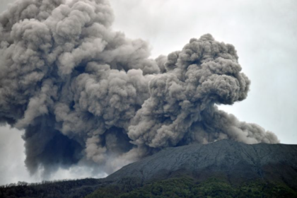 Ahad Pagi, 4 Gunung Api di Indonesia Erupsi Bersamaan