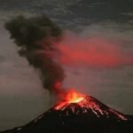 Gunung Anak Krakatau Erupsi, 4 Bandara Ditutup, Abu Vulkanik Menyebar dari Bengkulu Hingga Jabodetabek