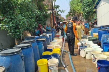 Kemarau Panjang, Dompet Dhuafa Jateng Salurkan 42.000 Liter Air Bersih untuk 426 KK di Jepara dan Grobogan